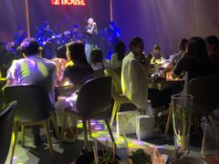 -TZ House音乐现场(来福士中心店)