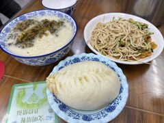 -雪琴面馆富安特色鱼汤面(城中花园店)