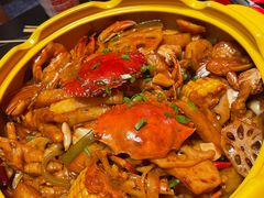 -多嘴超级肉蟹煲(杉杉国潮主题店)