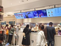 -HOT CRUSH趁热集合·现烤面包(环球港店)