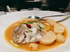 鲳鱼烧年糕-新荣记(南京西路店)
