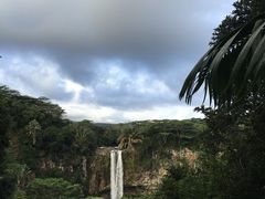 -西沃古尔·拉姆古兰爵士国际机场