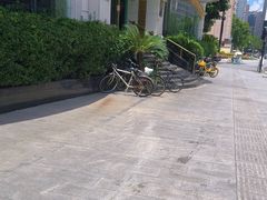 -王朝大酒店徐汇店-地面停车场