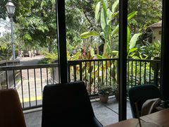 -植物园哈利亚餐厅