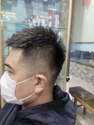 -阿兵荣辉美容理发有限公司