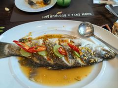 -Chom Cafe and Restaurant