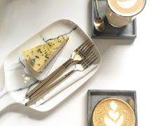 -UNI UNI(环亚凯瑟琳店)