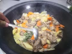 -粘豆包柴火铁锅炖