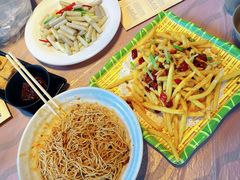 -肥肥虾庄·金牌油焖大虾(汉街SKP店)