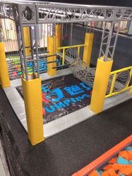 -蹦贝运动中心·蹦床·攀岩·闯关(龙岗店)