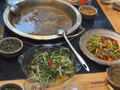 -顶顶汤火牛排火锅·经典铜锅涮肉