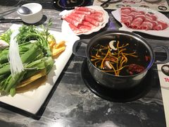 -何鲜菇火锅(大营盘店)