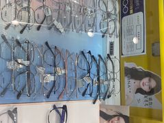 -诺柯视眼镜-蔡司依视路官方工厂店(淞南一店)