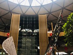 -上海滴水湖皇冠假日酒店