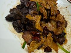 -乔家小院•非遗驴肉•青岛菜(滨河路店)