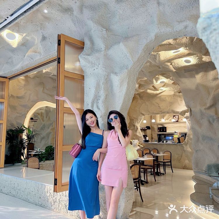 海口网红餐厅｜get明星同款洞穴风‘私房菜’