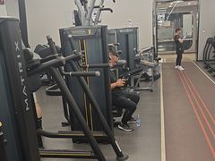 -乐刻运动健身(同曦假日百货店)