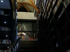 -钟书阁(松江泰晤士小镇店)