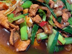 -阿瓦山寨·湘菜现炒·剁椒鱼头王(咸阳总店)
