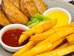 香炸鸡翅配薯条-Money Shops(愚园路店)
