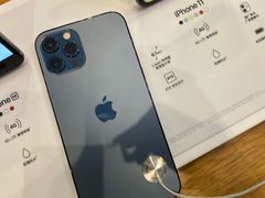 -Apple零售店(华贸购物中心店)