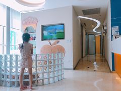 -瑞尔齿科(南京东路名人诊所)