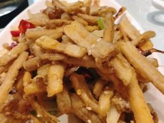 干煸茶树菇-添福来墨鱼饺子 · 海鲜东北菜(大连星海·黄浦路店)