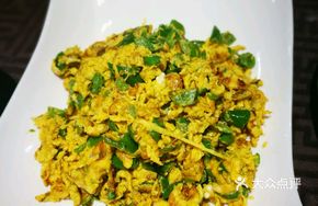 Stir-Fried Autumn Pepper with Free-Range Eggs