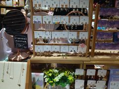 -九木杂物社(新奥购物中心店)