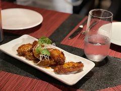 甜辣鸡翅佐以辣蒜汁-WOLFGANG PUCK KITCHEN & BAR(迪士尼小镇店)