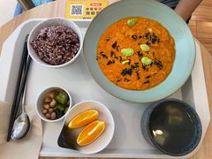 走进哈佛大学的蟹黄饭-轻蔬不用等·素食(江苏路店)