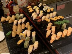 -华邑酒店·鲜艳全日自助餐厅