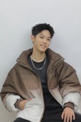 -一家只做男发烫染的店