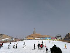 -采薇庄园四季滑雪场