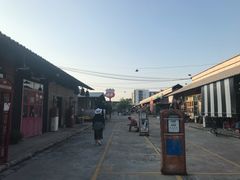 -席娜卡琳火车铁道夜市