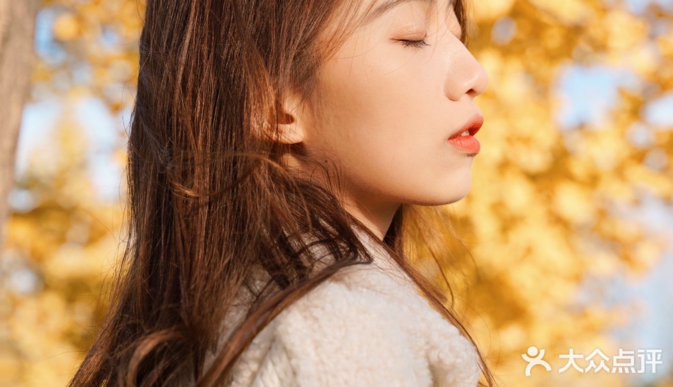 抓住秋天的小尾巴🍂银杏的黄也太温柔辣！