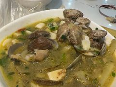 -凤凰路何眼镜香辣蟹(花果园店)