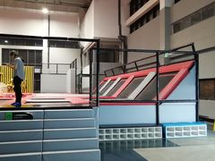 -莱茵体育生活馆