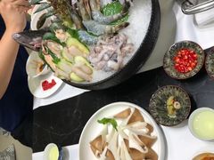 -红鼎豆捞·非遗鲍皇汤火锅(宝丰路店)