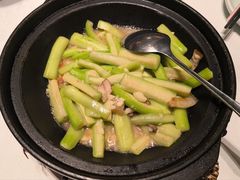 坛子肉炒丝瓜-江城小馆陕南妈妈菜·全球旅行餐厅(钟楼店)