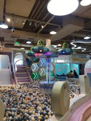 -多多淘儿童体验中心(重庆来福士店)