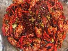 麻辣小龙虾-日进一片海.生腌海鲜火锅.宵夜烧烤(三里屯总店)