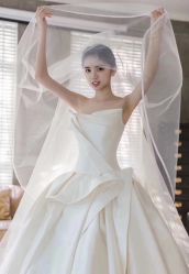 -LANYI COUTURE高级婚纱礼服改衣店