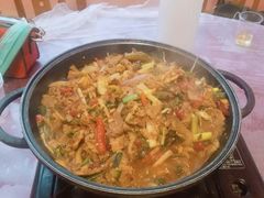 干锅带皮牛肉-古城苗家土菜馆(河景餐厅店)