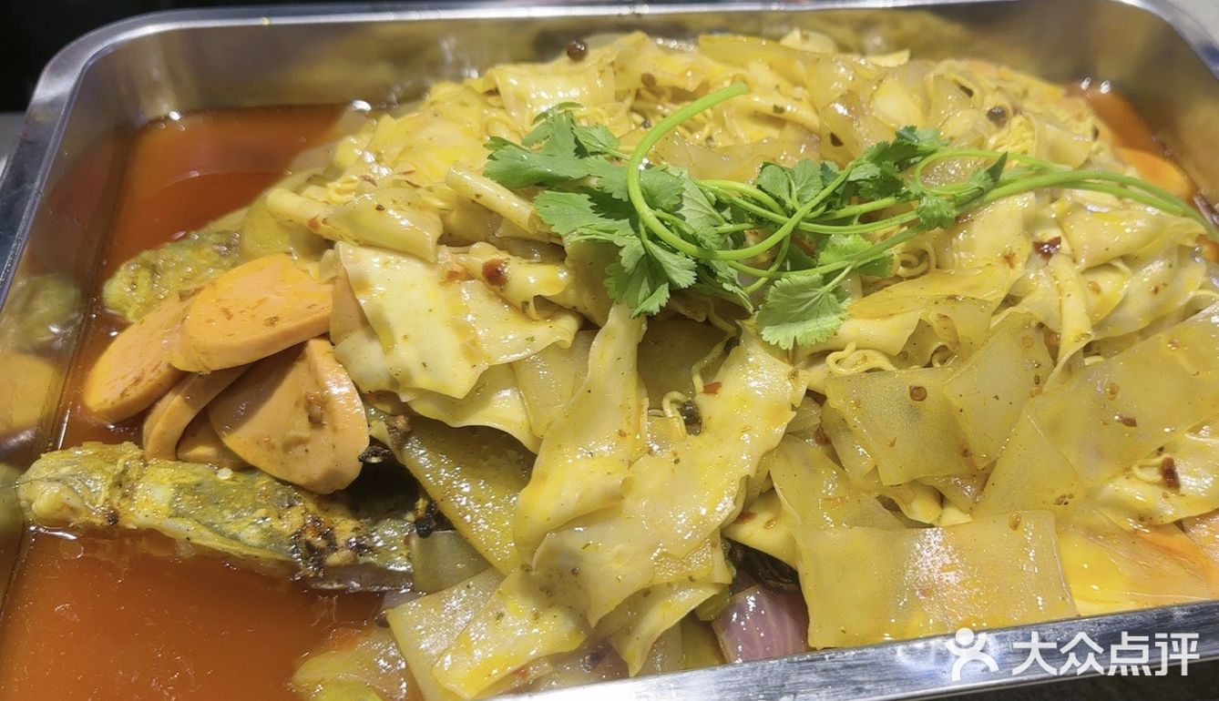 这家烤鱼店简直是一处美食天堂！鱼肉经过精心挑选和处理