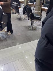 -苑苑发型设计
