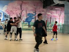 -极限PLAY运动娱乐新世界·团建派对潮玩休闲馆·室内蹦极高空游乐园