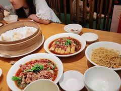 -诚铭记·虾仁汤包·成都小吃(融创店)