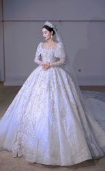 -派丽莫Pellimo原创设计婚纱品牌