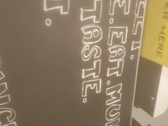 -麦当劳(乳山路店)